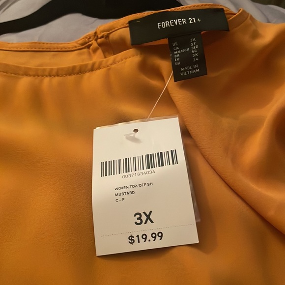 Ruffle Top - Picture 4 of 4